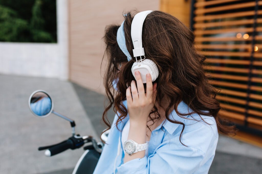 The Changing World of Personal Audio as Headphones Wireless Become Part of Everyday Life