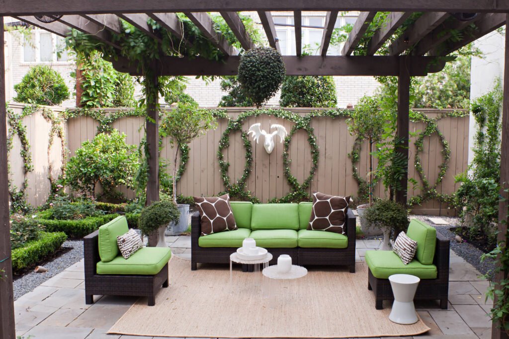 Designing Sustainable Outdoor Spaces: A Modern Approach for Eco-Friendly Living